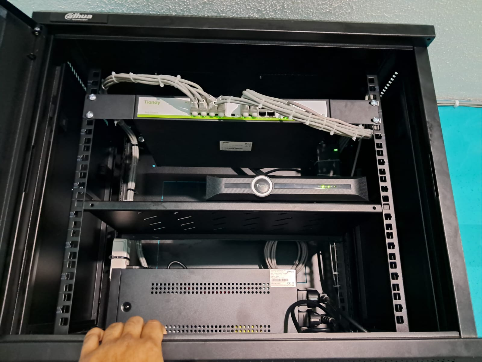 service-image
