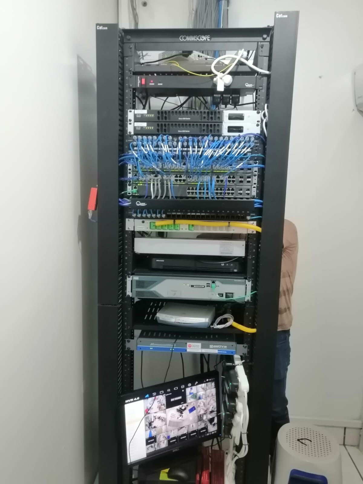 service-image